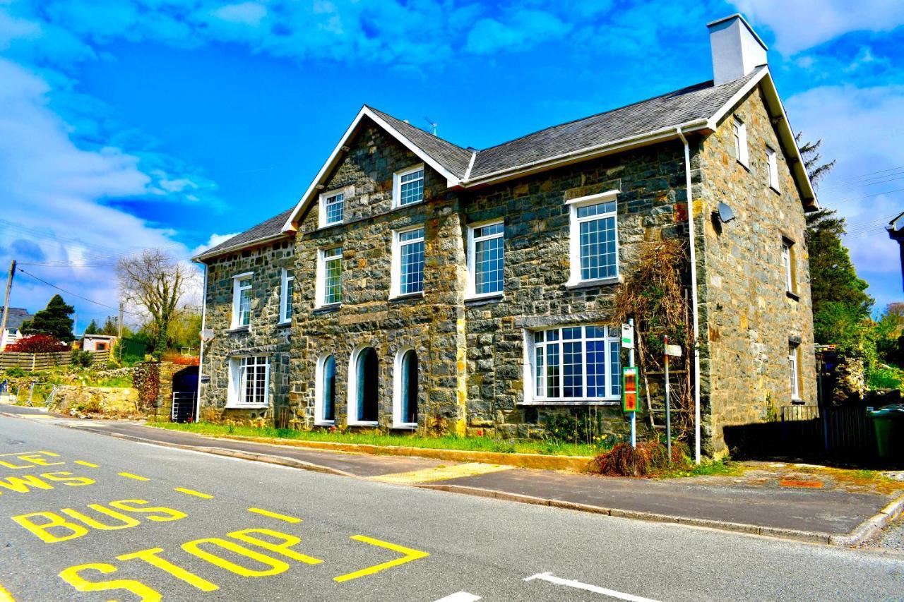 Spacious 3 Bedroom Garden Apartment In Snowdonia National Park Garndolbenmaen 외부 사진